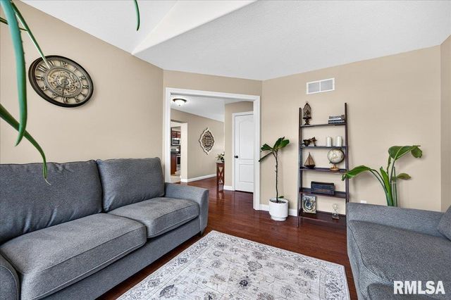 4012 W HEARTHWOOD Drive, Dunlap, IL 61525