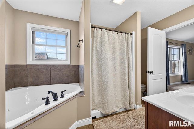 4012 W HEARTHWOOD Drive, Dunlap, IL 61525