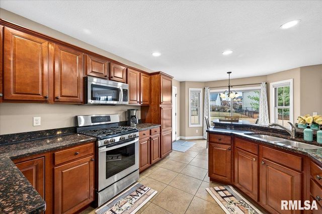 4012 W HEARTHWOOD Drive, Dunlap, IL 61525