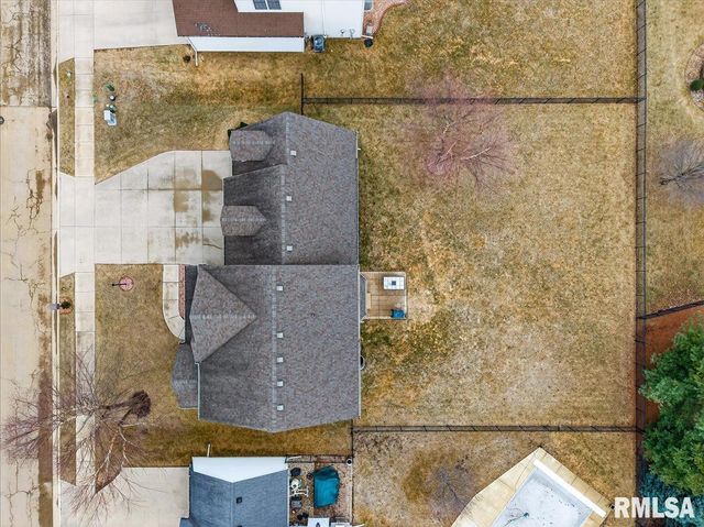 4012 W HEARTHWOOD Drive, Dunlap, IL 61525