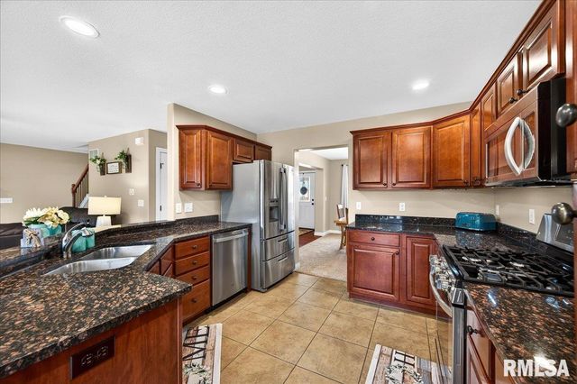 4012 W HEARTHWOOD Drive, Dunlap, IL 61525