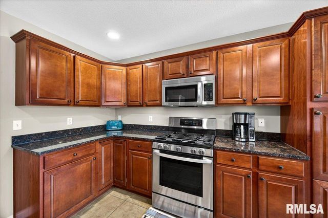 4012 W HEARTHWOOD Drive, Dunlap, IL 61525