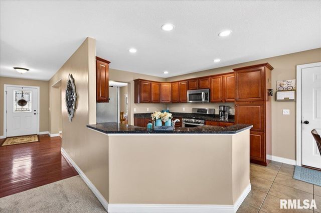 4012 W HEARTHWOOD Drive, Dunlap, IL 61525