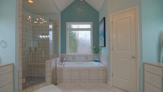 4033 Schmuhl Road, Benton Harbor, MI 49022