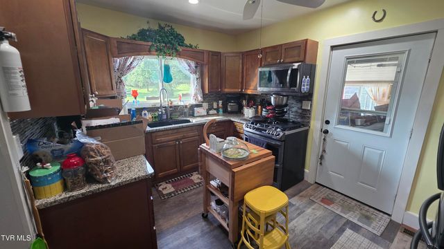 319 Old Stage Road, Surgoinsville, TN 37873