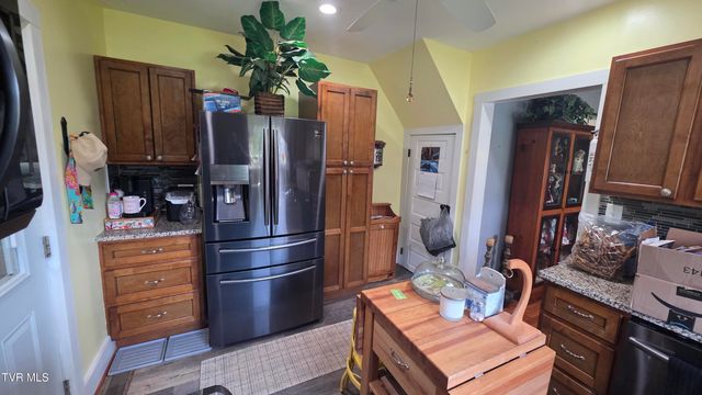 319 Old Stage Road, Surgoinsville, TN 37873