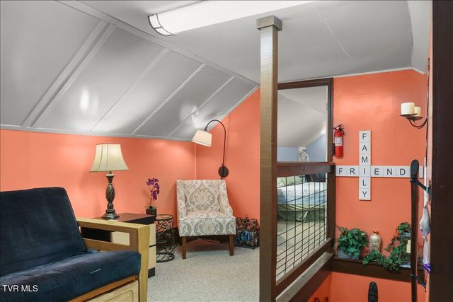 319 Old Stage Road, Surgoinsville, TN 37873