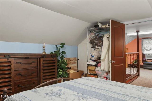 319 Old Stage Road, Surgoinsville, TN 37873