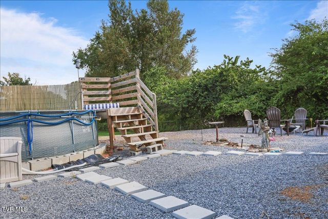 319 Old Stage Road, Surgoinsville, TN 37873