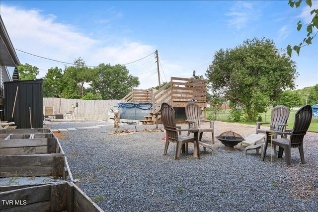 319 Old Stage Road, Surgoinsville, TN 37873