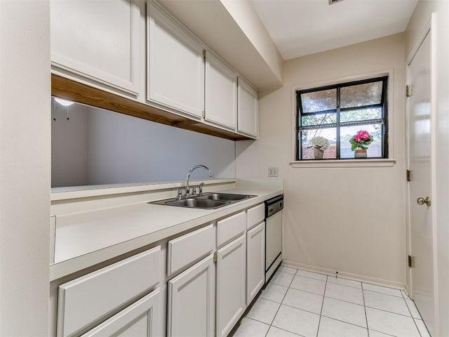 4400 Hemingway Drive 221, Oklahoma City, OK 73118
