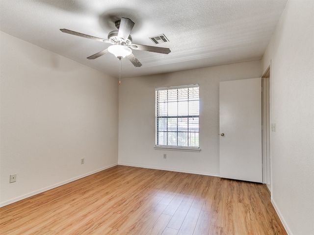 4400 Hemingway Drive 221, Oklahoma City, OK 73118