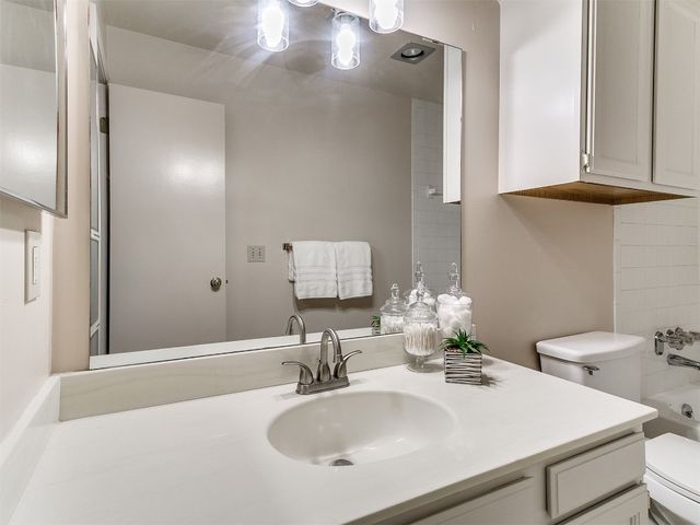 4400 Hemingway Drive 221, Oklahoma City, OK 73118