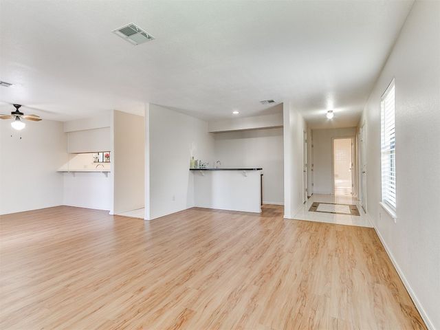 4400 Hemingway Drive 221, Oklahoma City, OK 73118