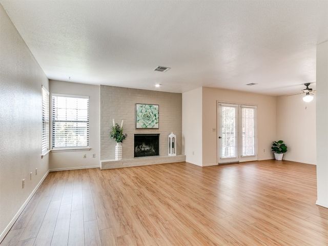 4400 Hemingway Drive 221, Oklahoma City, OK 73118