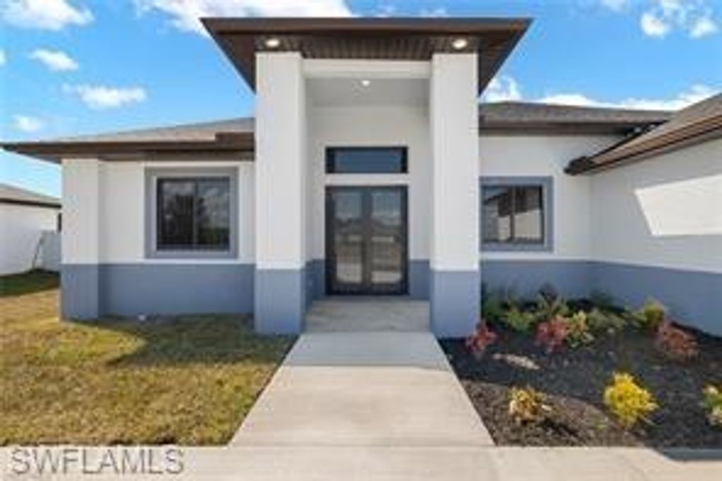 2728 Diplomat PKWY W, Cape Coral, FL 33993
