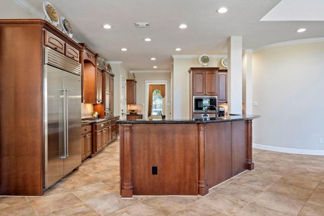 79 S Bantam Woods Circle, Spring, TX 77382