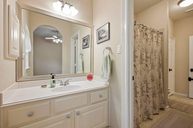 79 S Bantam Woods Circle, Spring, TX 77382