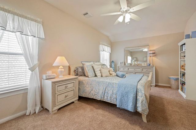 79 S Bantam Woods Circle, Spring, TX 77382