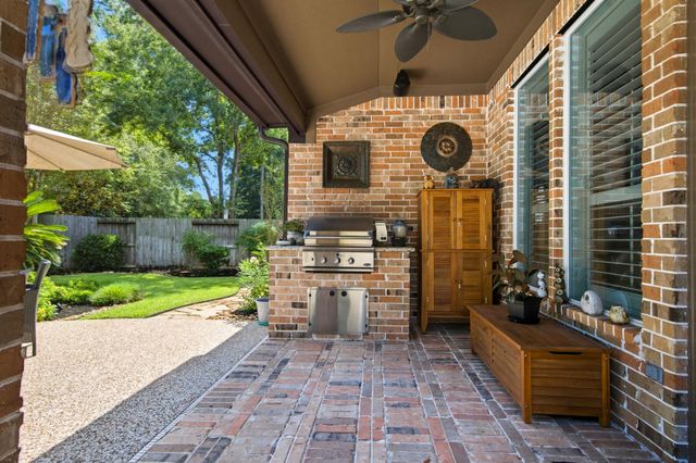 79 S Bantam Woods Circle, Spring, TX 77382