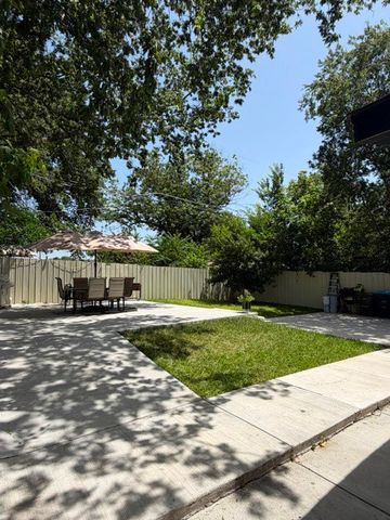 2211 Irion Avenue, Fort Worth, TX 76106