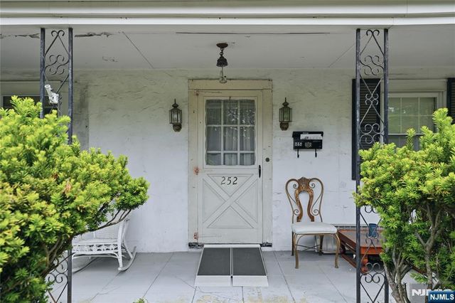 252 Washington Avenue, Westwood, NJ 07675