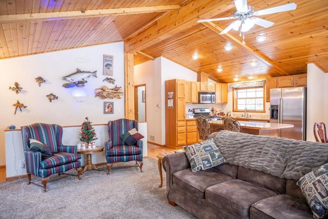 W6017 Howe Lane, New Lisbon, WI 53950
