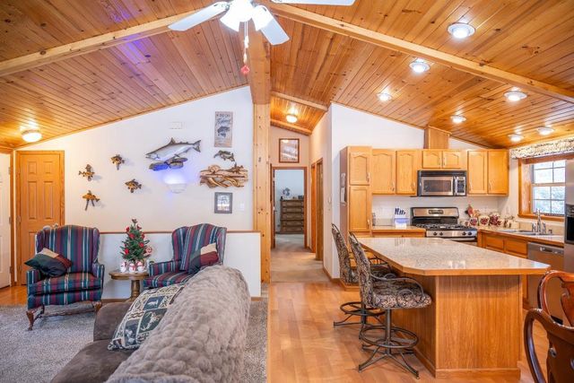 W6017 Howe Lane, New Lisbon, WI 53950