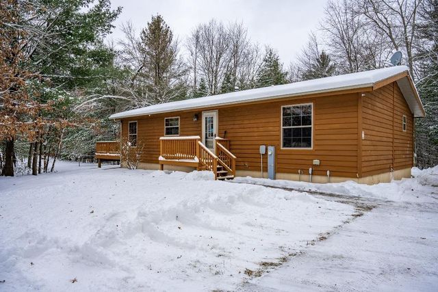 W6017 Howe Lane, New Lisbon, WI 53950