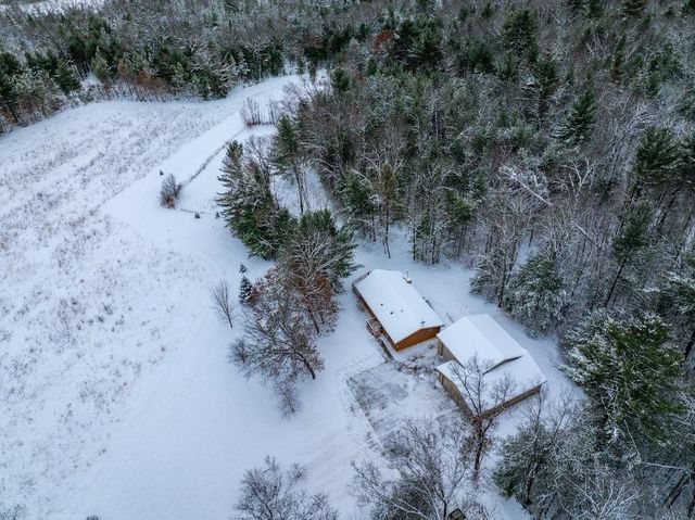 W6017 Howe Lane, New Lisbon, WI 53950