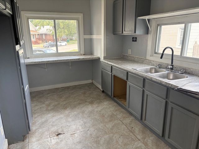 942 West Park Avenue, Joliet, IL 60436