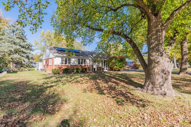 310 Rowe Drive, Bloomington, IL 61701