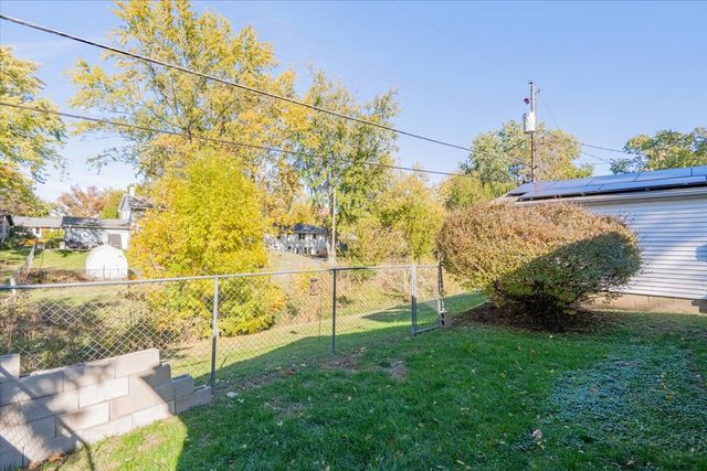 310 Rowe Drive, Bloomington, IL 61701