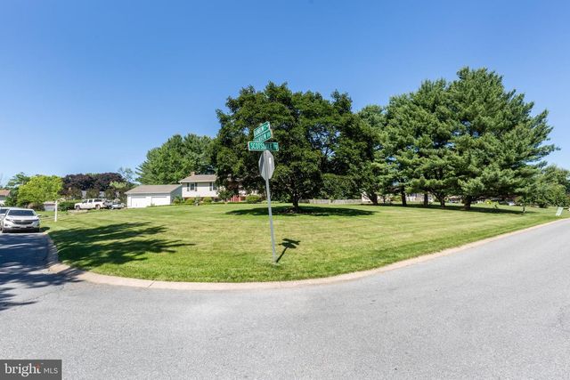 2698 RAINBOW DR, Westminster, MD 21157