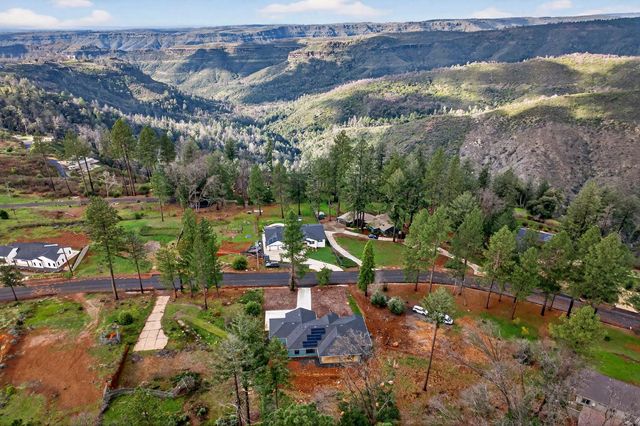 8391 Montna Dr, Paradise, CA 95969