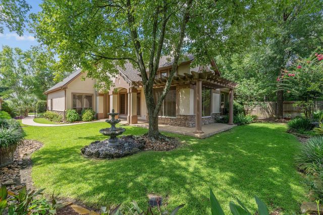 102 W Racing Cloud Court, The Woodlands, TX 77381