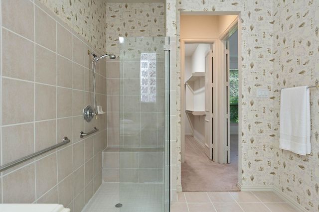 102 W Racing Cloud Court, The Woodlands, TX 77381