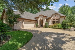102 W Racing Cloud Court, The Woodlands, TX 77381