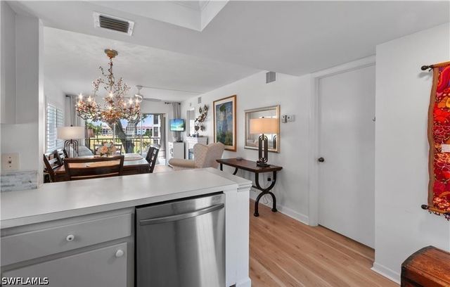 5 High Point CIR W 206, Naples, FL 34103