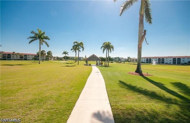 5 High Point CIR W 206, Naples, FL 34103