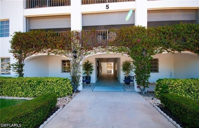 5 High Point CIR W 206, Naples, FL 34103