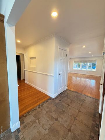 254 Park Avenue, Freeport, NY 11520