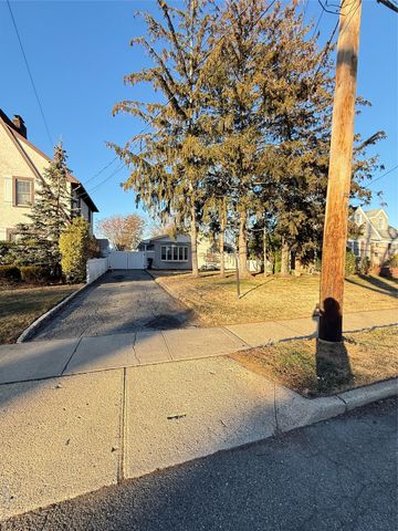 254 Park Avenue, Freeport, NY 11520