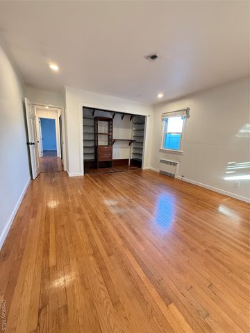 254 Park Avenue, Freeport, NY 11520