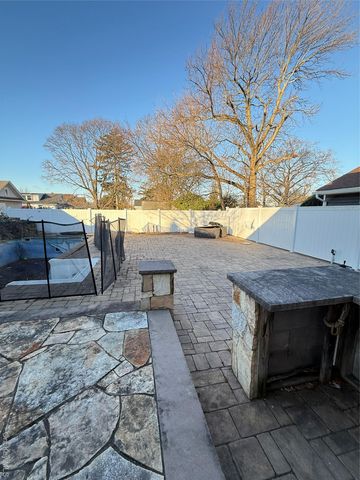 254 Park Avenue, Freeport, NY 11520