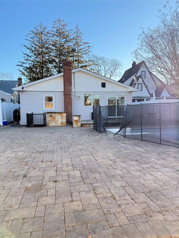 254 Park Avenue, Freeport, NY 11520