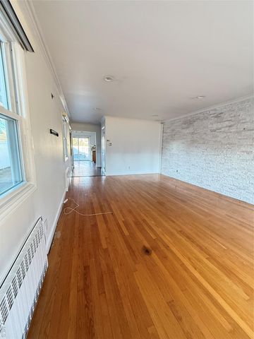 254 Park Avenue, Freeport, NY 11520