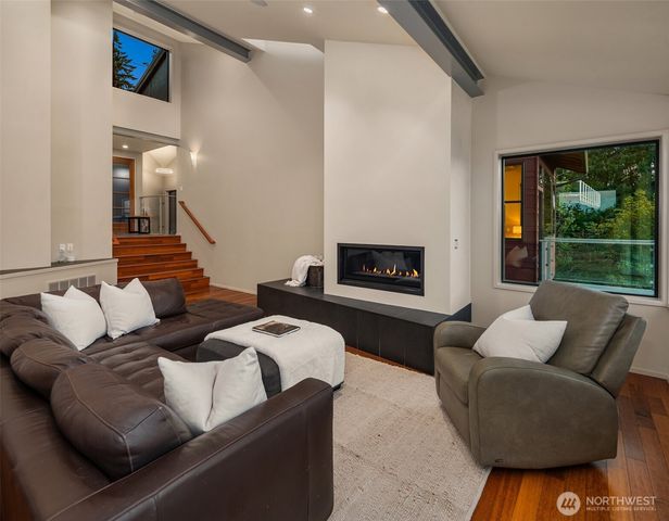 17 North Road N, Tacoma, WA 98406