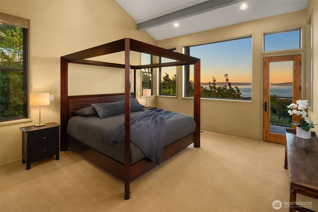 17 North Road N, Tacoma, WA 98406