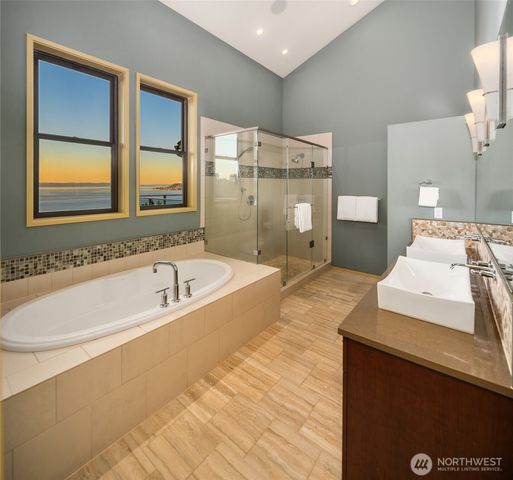 17 North Road N, Tacoma, WA 98406